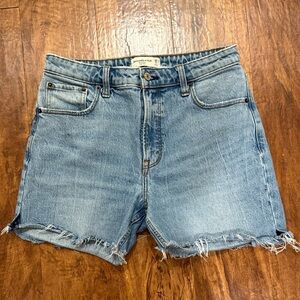 A&F ‘The skinny high rise’ short